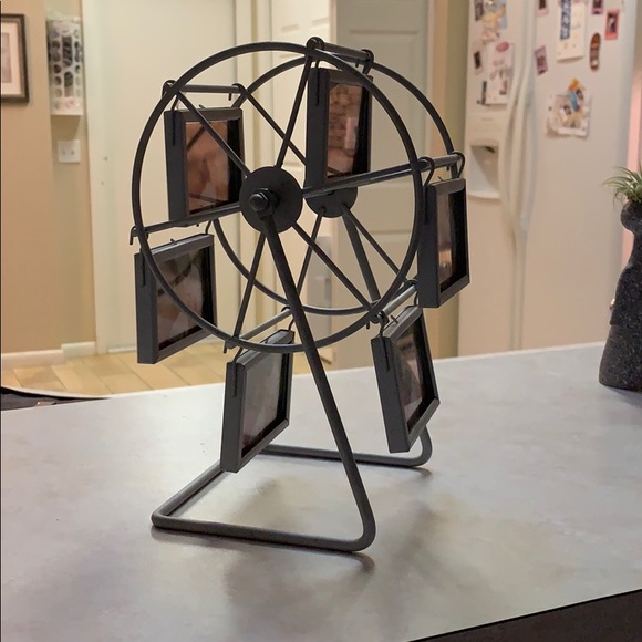 Other - Ferris wheel photo display